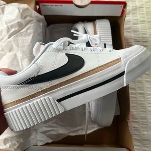 Nike women’s Legacy Lift brand new in box size 7.5